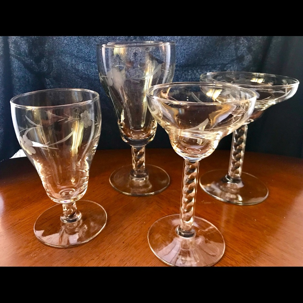 Set of 17 goblets and coupes